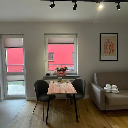 Grey Pepper With Balcony Apartmán